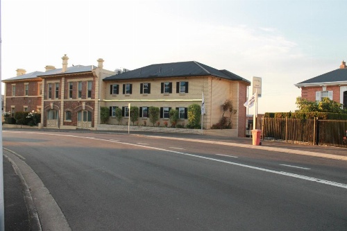 Coach House Launceston image 21